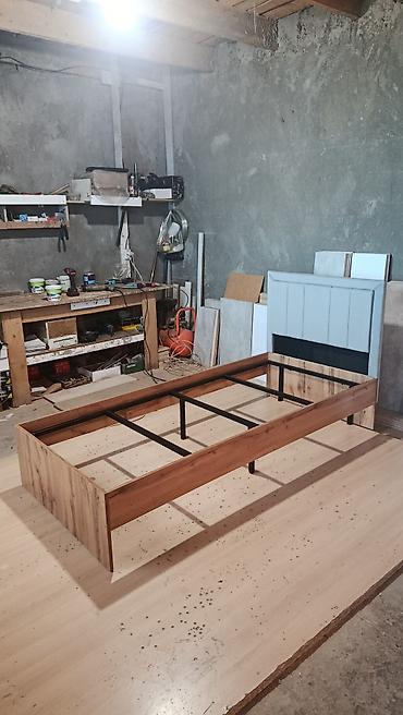 single bed mattress: Односпальная кровать, Новый, С мягким изголовьем, длина - 2000 см — 2