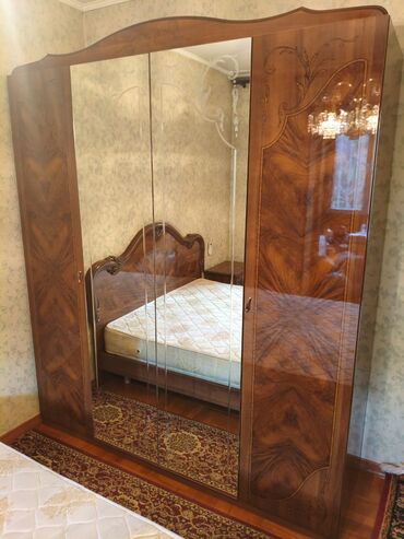 шкаф прихожей: Спальный гарнитур, Б/у, Двуспальная кровать, Дерево, Самовывоз, цвет - Коричневый
