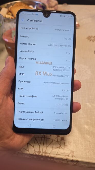 direksiyon setleri: IPhone (qara rəng) Xüsusiyyətlər: - Ekran: tam ekran, Dynamic Island