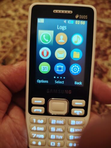 телефон за 1000: Nokia 1