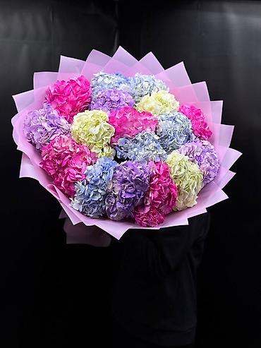 Букеты из живых цветов: - Профессиональная флористическая сборка и гармоничные цветовые — 3