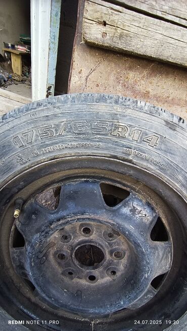 Шины: 185/70/R14 Лета/ с дисками в хорошем состоянии салып айдаса болот at lalafo.kg — 16 Шины: 185/70/R14 Лета/ с дисками в хорошем состоянии салып айдаса болот — 16