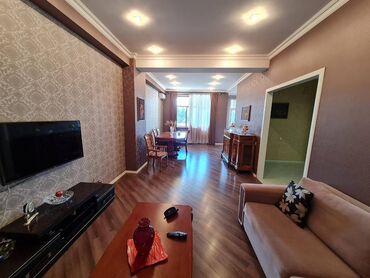 Uzunmüddətli kirayə mənzillər: Razində Aygün mall-ın yanında, Bakıxanov rezidens-də 13 mərtəbəli — 4