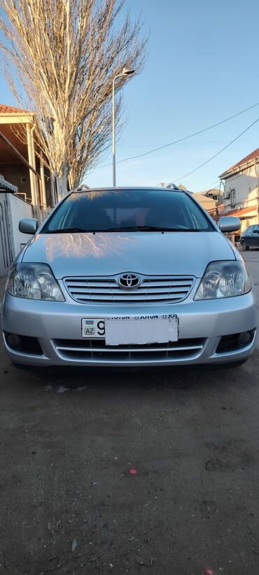 prado maşın: Toyota Corolla: 1.5 l | 2005 il Hetçbek