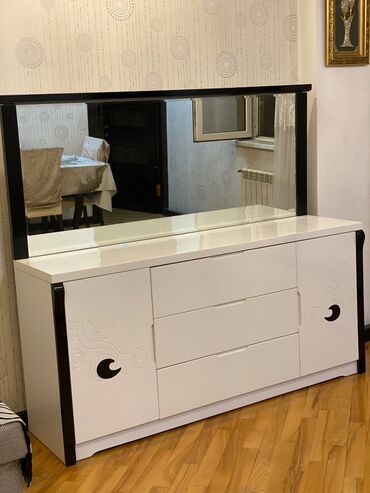 mebel bərpası: İşlənmiş, Güzgülü