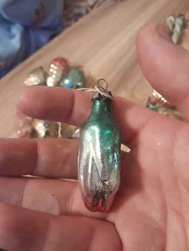 Yeni il oyuncaqları və bəzəkləri: Məhsul: Köhnə yolka bəzəkləri – 5 ədəd klipsli oyuncaqlar Təsvir: - — 17