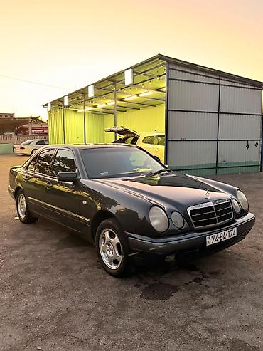 mersedes manitor: Mercedes-Benz E 240: 2.4 l | 1998 il Sedan — 5