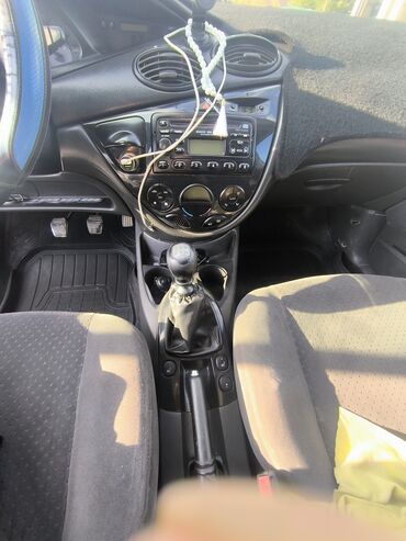 электро машины: Ford Focus: 2003 г., 2 л, Механика, Бензин, Хэтчбэк