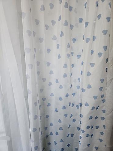 postamenti: Srce zavesa nova sa dva bela drapera sa strane. srce 100x250 cm, dva — 1