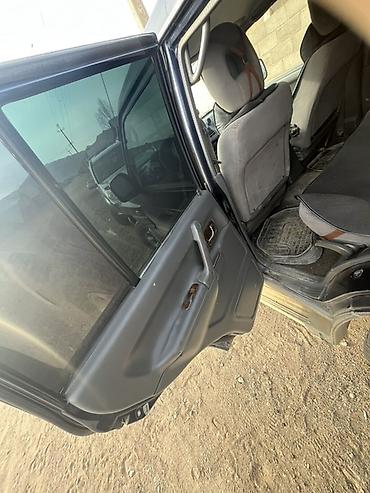 Другие детали салона: ⸻ 🚗 Срочно продается Mitsubishi Pajero 📅 Год: 2005 🔧 Двигатель: 2.5 — 1