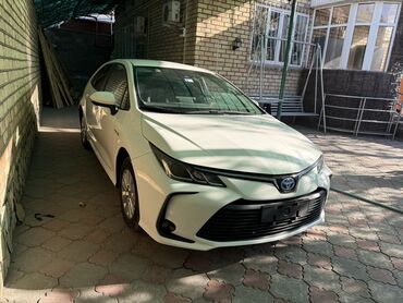 Toyota: Toyota Corolla: 2021 г., 1.8 л, Автомат, Гибрид, Седан