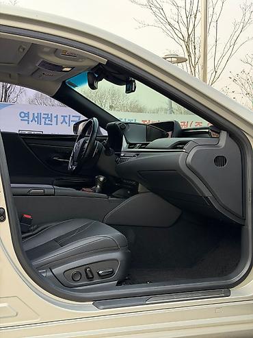 Lexus: Lexus ES: 2019 г., 2.5 л, Гибрид — 28