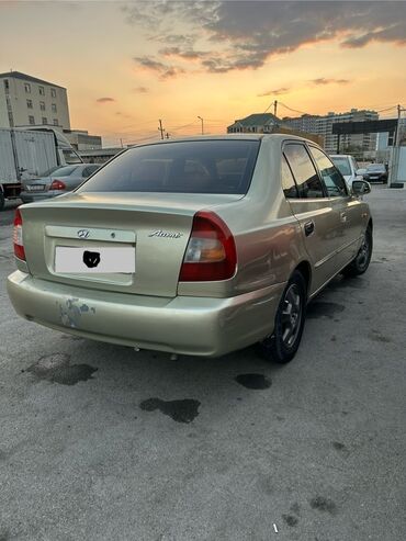 dörd göz qaz: Hyundai Accent: 1.5 l | 2000 il Sedan