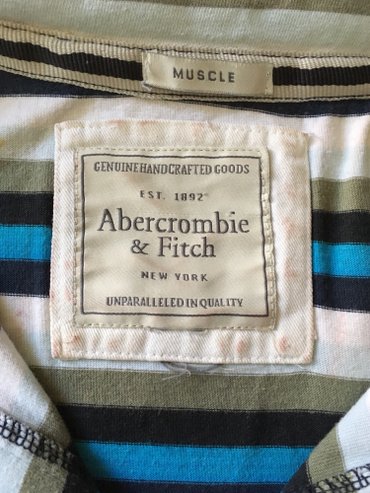 Majice: Polo majca Abercrombie Fitch, odlična. Dužina majce je 67cm napred i — 2