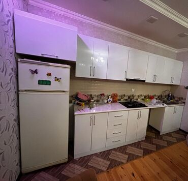 Həyət evləri və villaların satışı: Həyət evi – bütöv həyətli, darvazalı - Həyətyanı sahə: daş döşəməli — 13