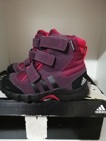 ziggy obuca: Adidas cizme za devojcice.
Kao nove, broj 26