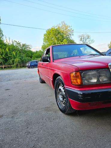 mercedes stop 2000: Mercedes-Benz 190: 2 l | 1991 il Sedan — 1