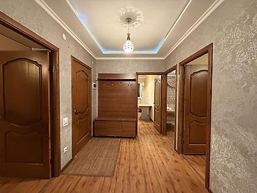 3 комнаты, 61 м², 2 этаж, Свежий ремонт at lalafo.kg 3 комнаты, 61 м², 2 этаж, Свежий ремонт