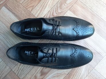 туфли 43: Продаю кожаные туфли Оксфорд производство Турция новый размер 43 цена