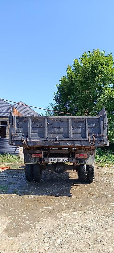 gaz 3309: Gazel tipli köhnə sovet yük maşını – bortlu, arxa tərəfdən üçtərəfli — 3