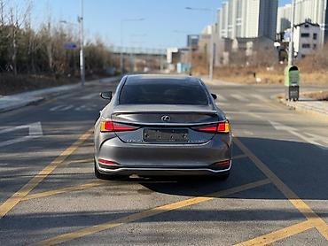 Lexus: Lexus ES: 2019 г., Бензин — 4