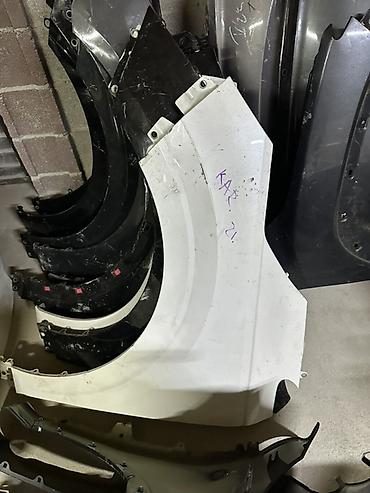 Крылья и комплектующие: Передние крылья для легковых автомобилей — большой выбор. Крыло — 7