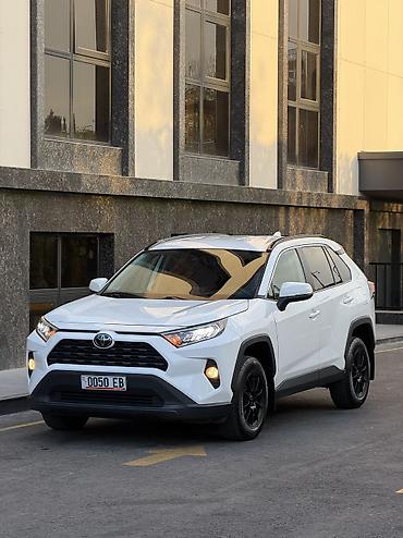 Унаа сатуу: Toyota RAV4: 2020 г., 2.5 л, Автомат, Бензин, Кроссовер — 1