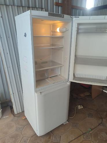 аристон с установкой: Холодильники 1) Hotpoint-Ariston, двухкамерный: - Расположение — 2