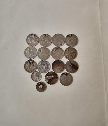 Qəpiklər cürbəcür Qiymət 1- 2 -3man.Başqa elanlarıma da baxa