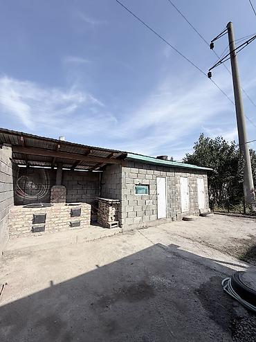 Продажа коттеджей и домов: 6 комнат и более, 100 м², 4 соток, Бишкек, Собственник — 16