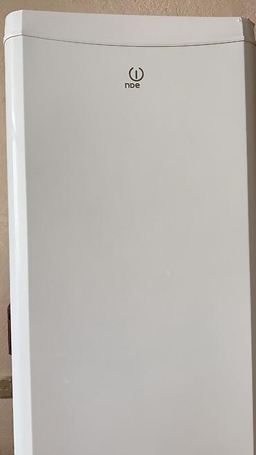 Soyuducular: İşlənmiş 1 qapılı Indesit Soyuducu Satılır, rəng - Ağ — 2
