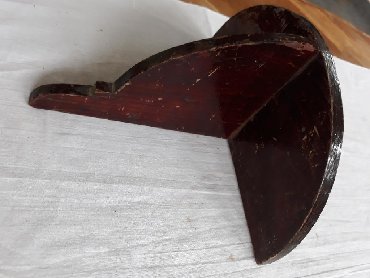 деревянная барная стойка: Полочка деревянная. В доме более 100 лет