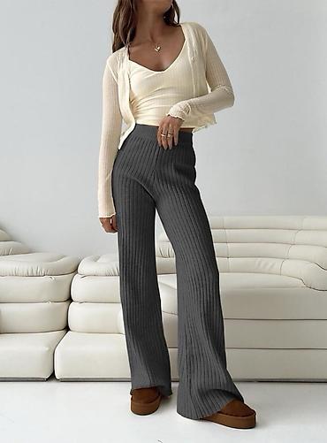 suknjara basic: Rebraste ženske pantalone sa širokim nogavicama
1700din
S M L — 4