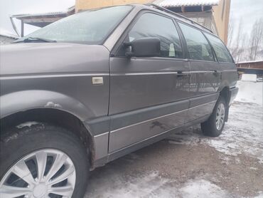 Volkswagen: Volkswagen Passat: 1992 г., Механика, Универсал — 4