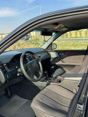 Mercedes-Benz: Mercedes-Benz E‑Class (W210) sedan Salam avtomabıl gundelık sürülür — 7