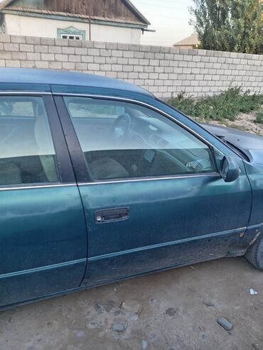 крышка багажника ипсум: Toyota Camry: 1997 г., 2.2 л, Автомат, Бензин, Седан