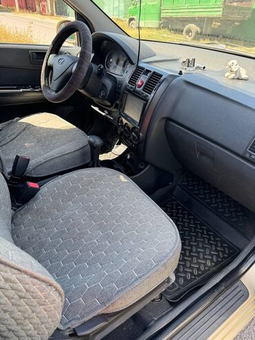 домкрать: Hyundai Getz, 5‑дверный хэтчбек, золотистый металлик. Основные