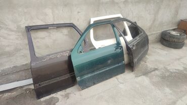 как продать старую мебель: Дверь Комплект Volkswagen, Б/у, Оригинал