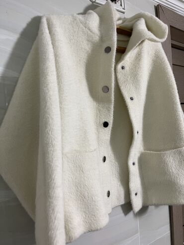 белый куртка: Куртки и альпак