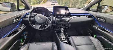 Toyota: Toyota C-HR: 1.8 l. | 2016 έ. SUV/4x4 — 5