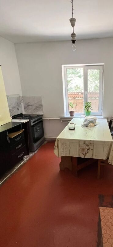 дом с выкупом: 70 кв. м, 3 бөлмө, Унаа токтотуучу жай, Сарай, Забор, тосулган
