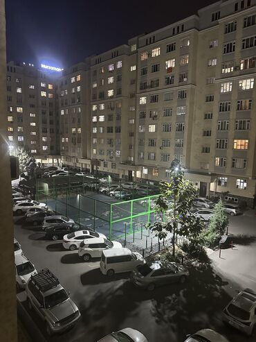 квартира рынок дордой: 2 бөлмө, 80 кв. м, Элитка, 4 кабат, Дизайнердик ремонт