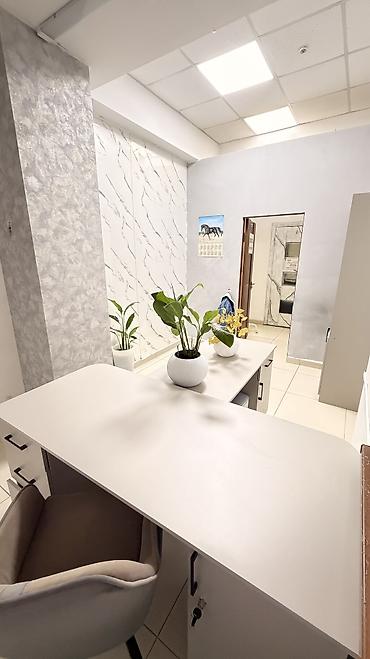 15 кв: Сдаю Офисный кабинет: 15 м², В бизнес центре, С ремонтом, Первая линия — 3