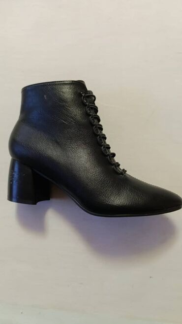 Ботинки и ботильоны: Женская осенняя обувь, (черный цвет): 1) Ботинки дерби из замши - — 24