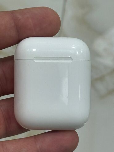 Mobil telefonlar üçün digər aksesuarlar: Orginal Airpods 2 (ikinci nesil) Az islenib teze kimidir. Hec bir