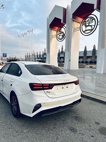 Kia: Kia K3: 2022 г., 1.6 л, Вариатор, Бензин, Седан — 8