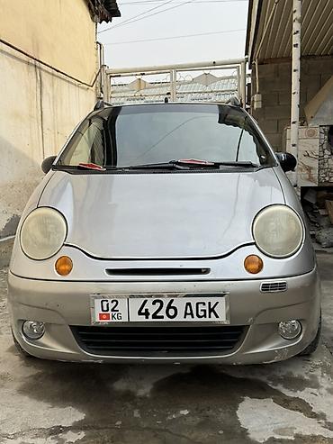 Другие автомобили: Компактный городской хэтчбек серебристого цвета. Характеристики и — 11