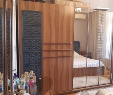 комод с зеркалом: Двуспальная кровать, Шкаф, Комод, 2 тумбы, Турция, Б/у