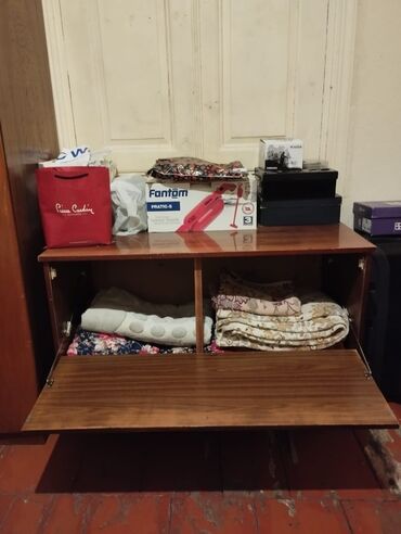 Komodlar: Komod paltar yigmaq uycun.yaxsi veziyetde