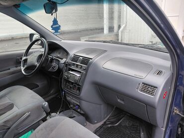 Toyota: Toyota Picnic: 1999 г., 2 л, Механика, Бензин, Универсал — 5